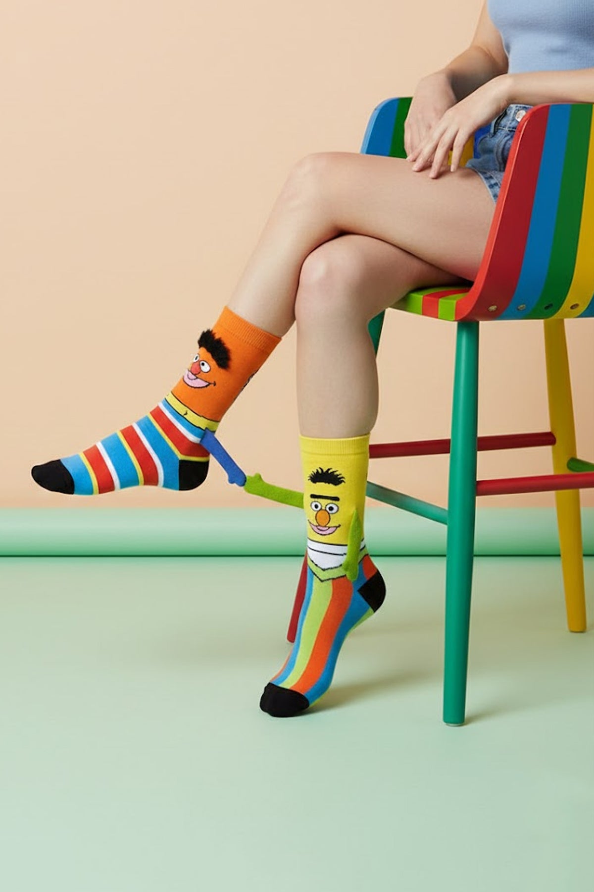 Color Socks 1 Çift Edi İle Büdü Desenli Tüylü Unisex Çorap (Topuksuz) Mıknatıslı El Ele Tutuşan Çok Renkli