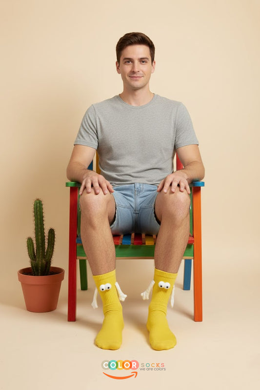 Color Socks 1 Çift Sarı El Ele Tutuşan Gözlü Mıknatıslı Çorap Seti (UNİSEX) Sarı