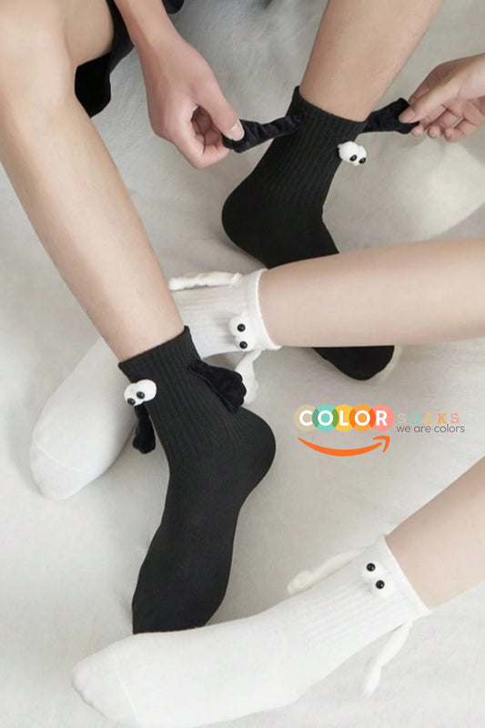 Color Socks 2 Çift Siyah Beyaz Sevgili Çorabı Mıknatıslı El Ele Tutuşan Siyah-Beyaz