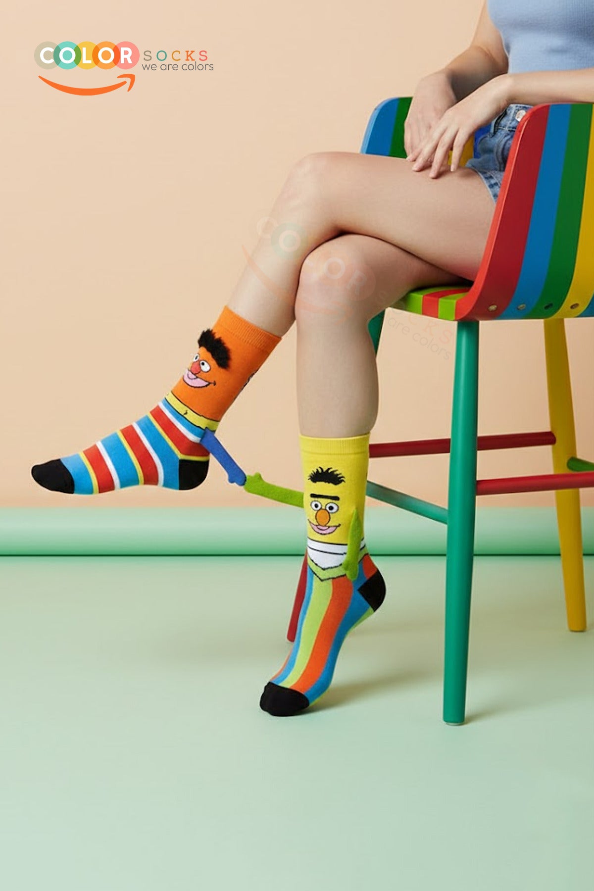 Color Socks 🎁 2 Çift Tüylü El Ele Tutuşan Özel Karakterler Çorap Seti (Unisex) Çok Renkli